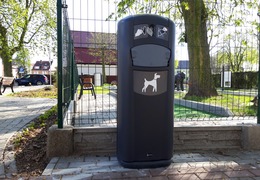 Pojemnik na psie odchody przy al. Mickiewicza (photo)