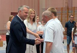  (photo)